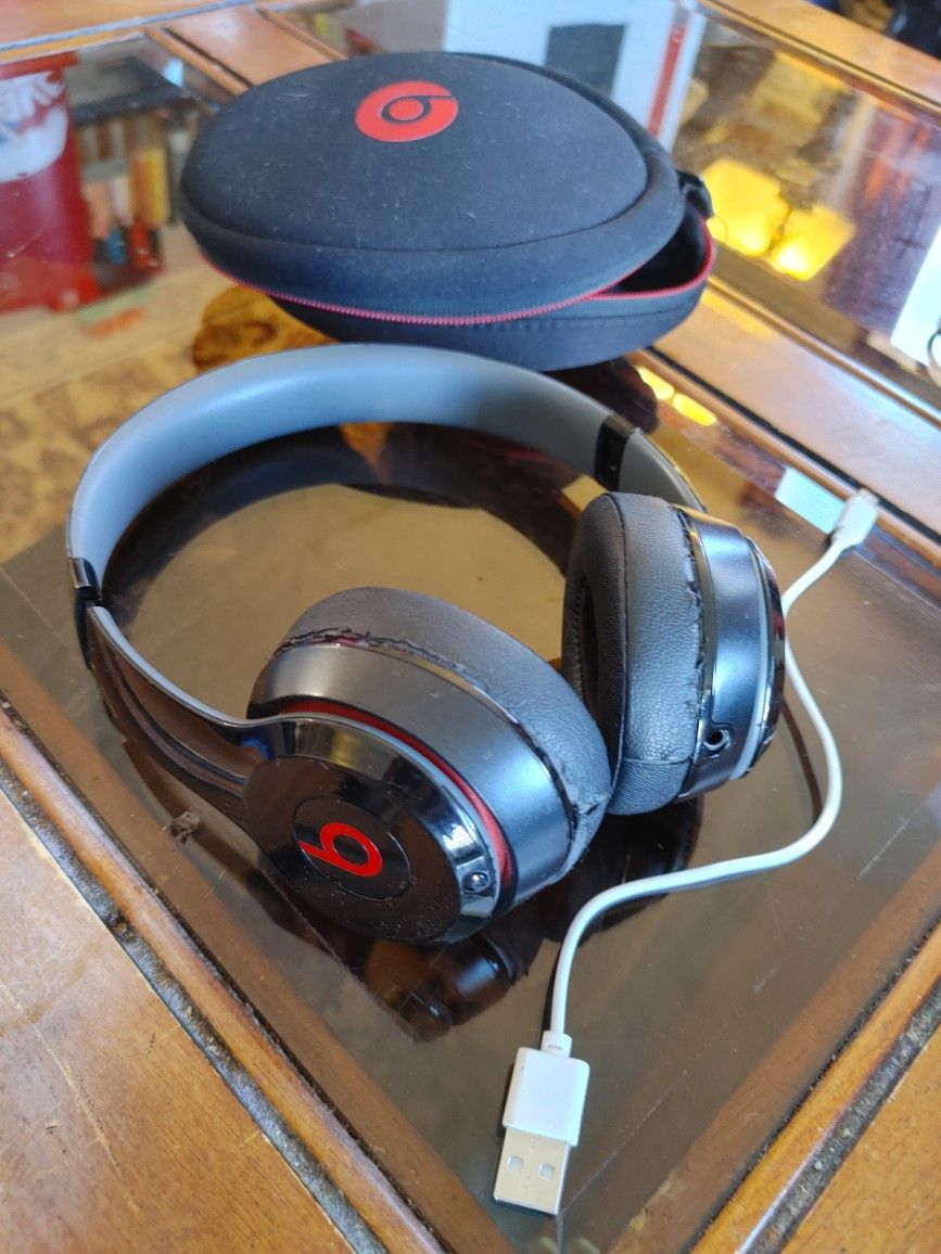 Beats by Dr. Dre - Beats Solo 2 On-Ear Wireless Headphones - Black  &

 Red