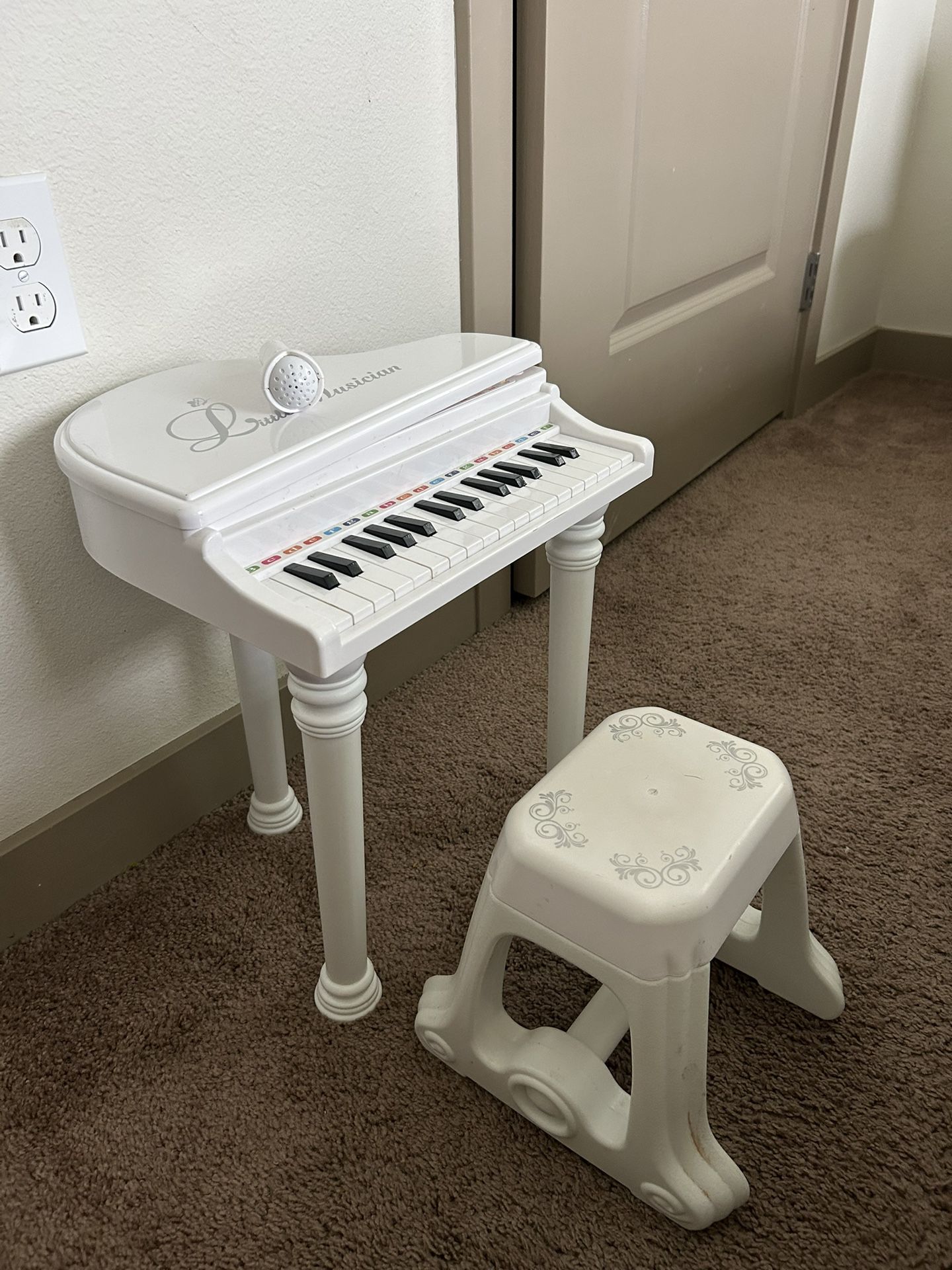 Kids piano with microphone and chair