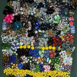 1200+ VINTAGE GLASS BEADS HUGE MIX Lots Of Colors Shapes Sizes #9
