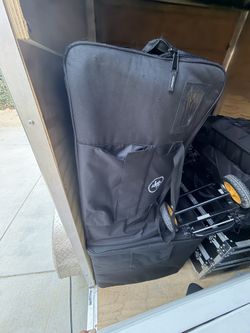 Mackie Speakers With Subs And Cases