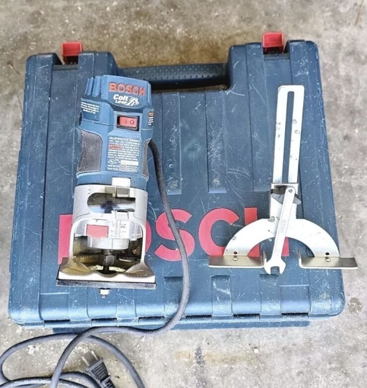 Bosch 5.6 Amp 1.0 HP 120-Volt Variable-Speed Fixed Base Corded Palm Router