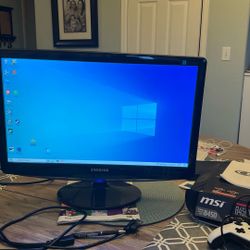 Desk Top Computer, Monitor, And Keyboard 