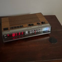 Retro Vintage Radio Alarm