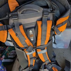 Hiking baby carrier