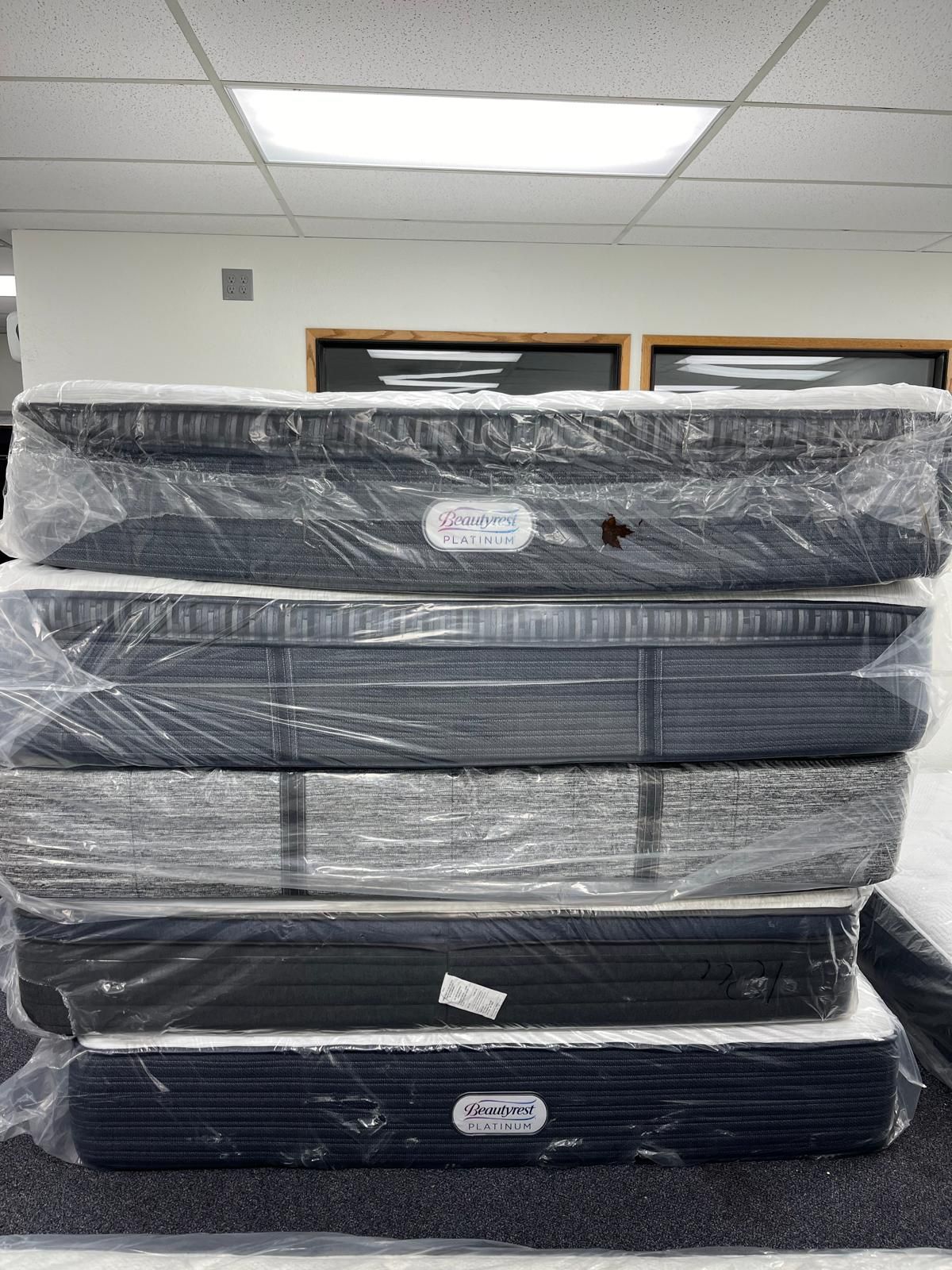 Find the Comfort You Deserve β Luxury Mattresses at Incredible Discounts