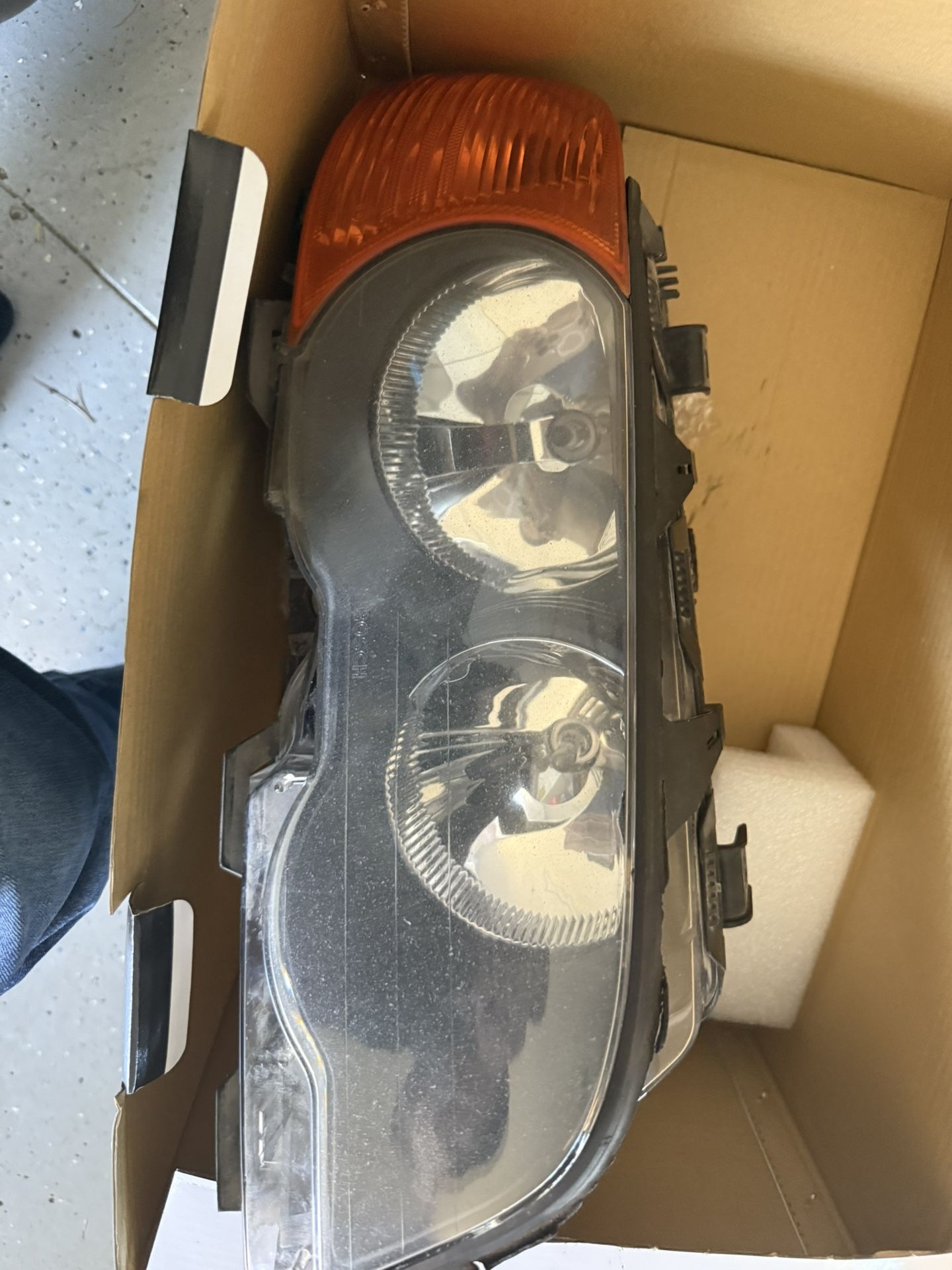 2000-2003 BMW E46 Headlights (couple/convertible)