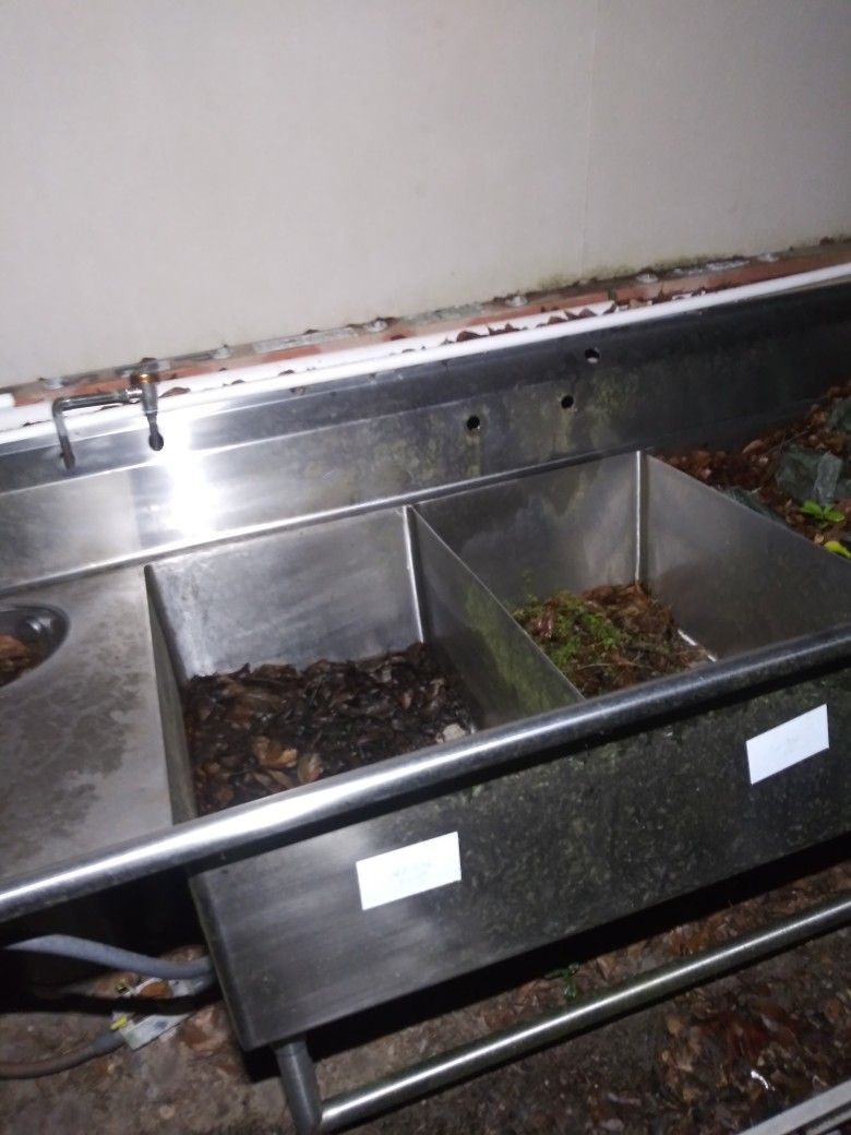 $1500 BACK OF THE HOUSE RESTAURANT STYLE SINKS