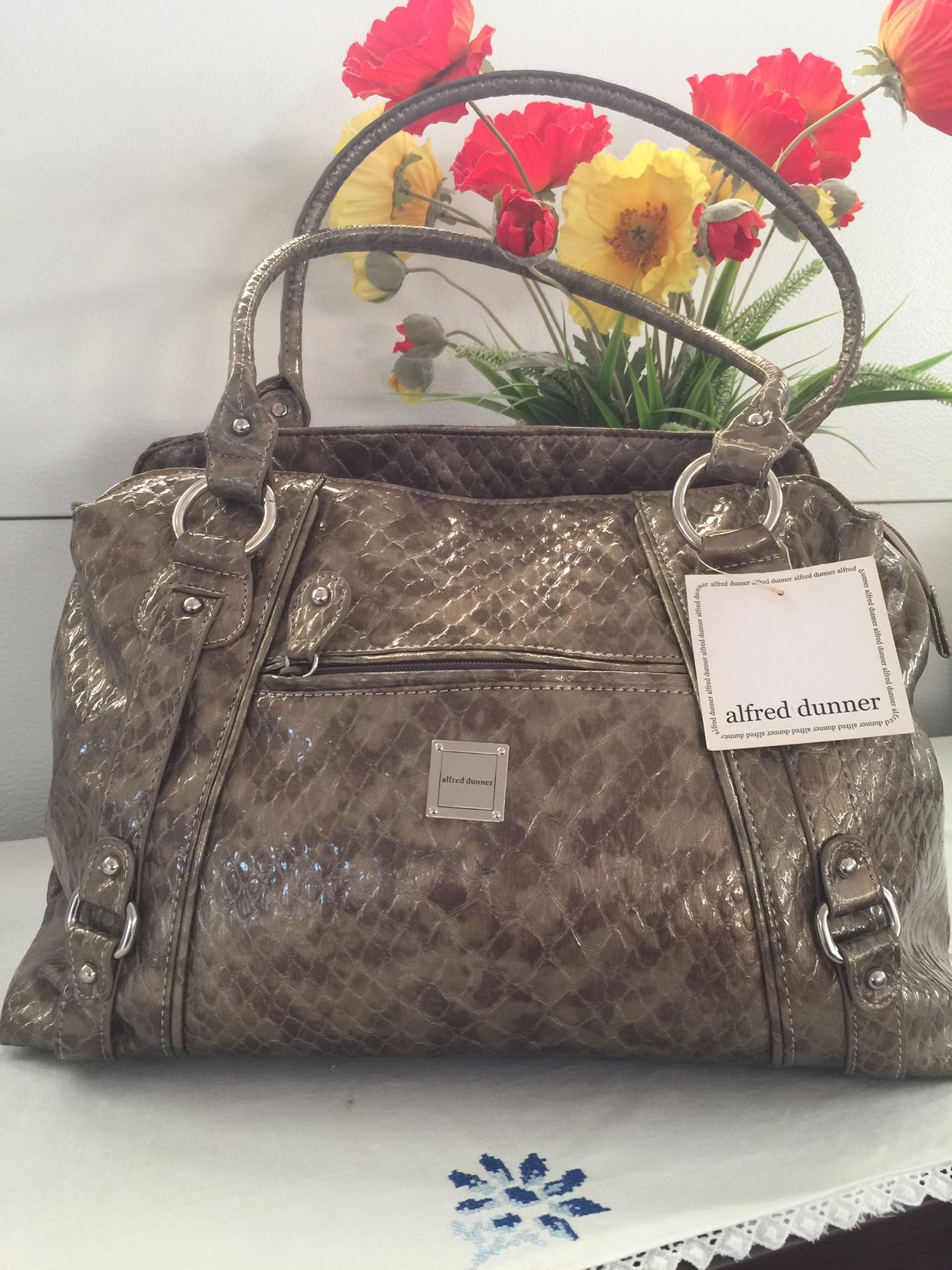 Women’s Purse (New)