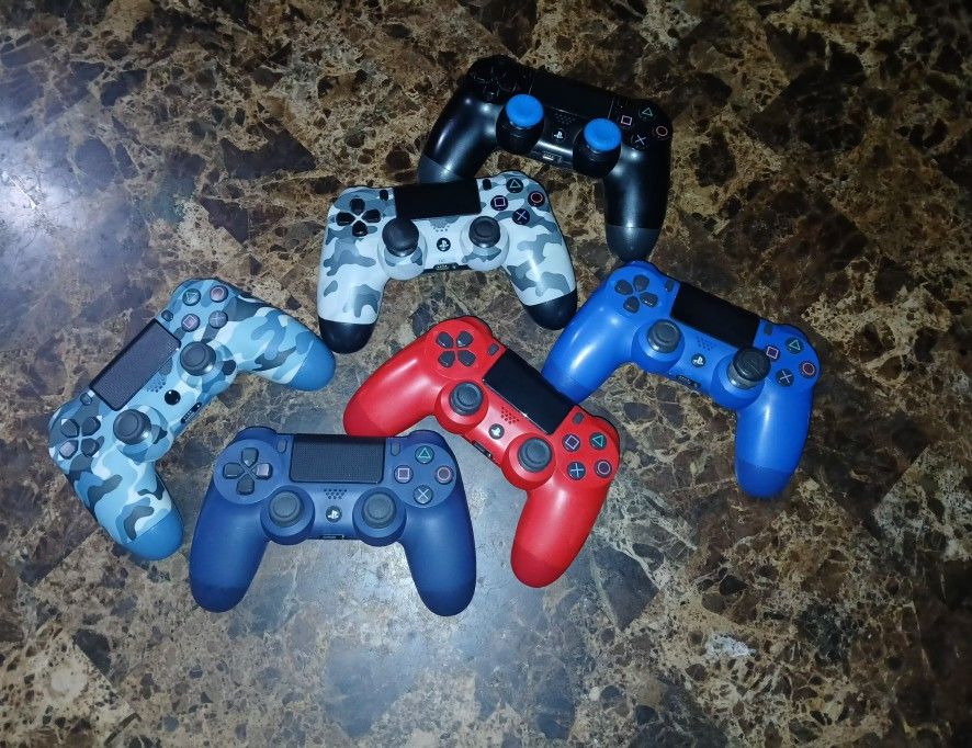 PS4 Controllers