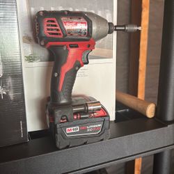 Milwaukee Drill Impact Driver With Battery 