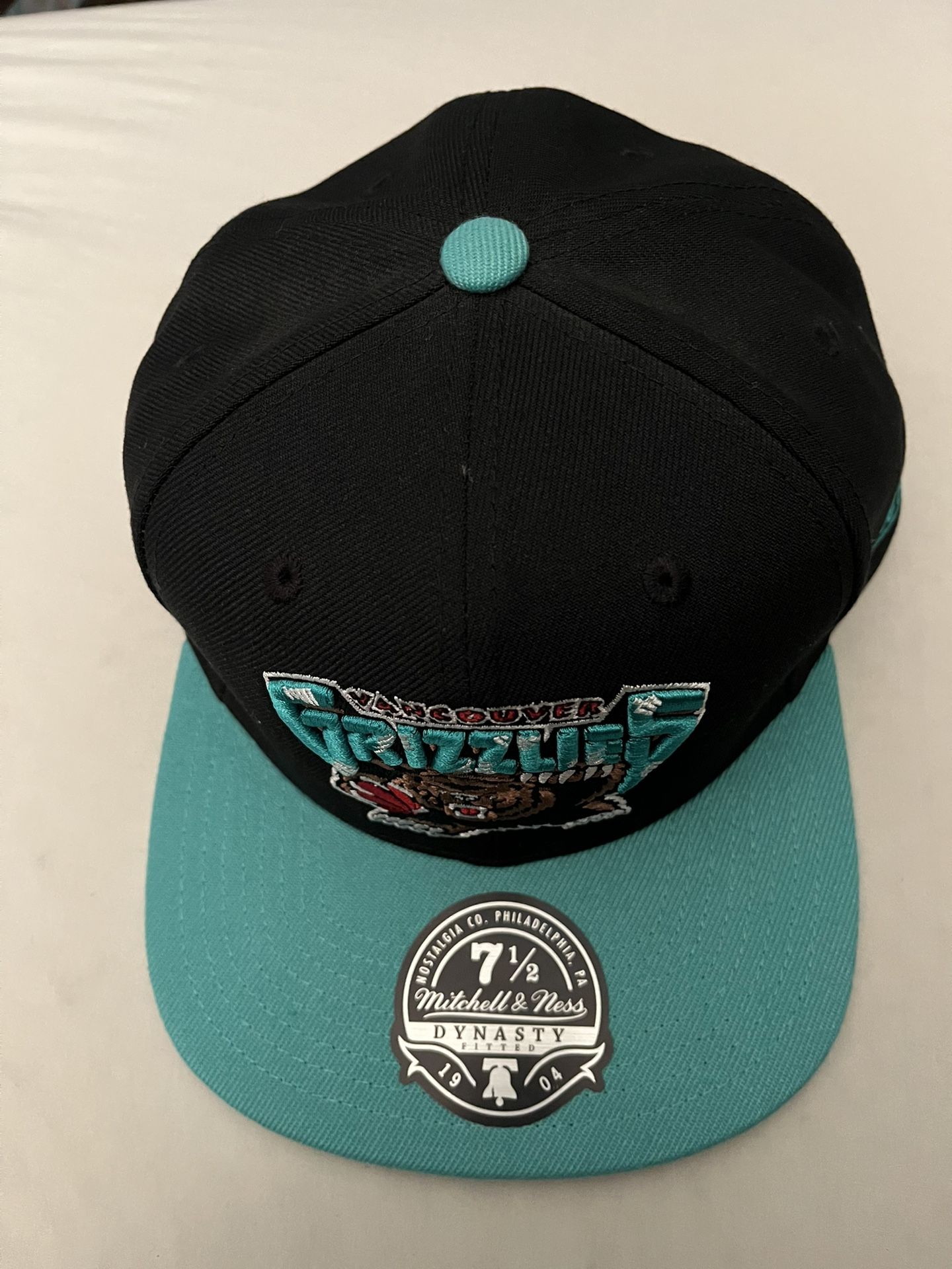 Vancouver Grizzlies Fitted Hat