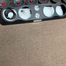 DS18 speaker box 4 6.5’s and 2 4’ tweeters. $250 logo lights up led