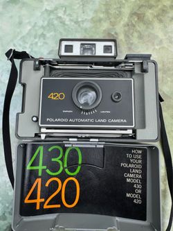 POLAROID 420 CAMERA with ORIGINAL MANUAL WITH CASE