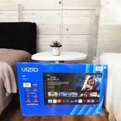 HD370 50” Vizio smart 4k led Uhd tv floor model 