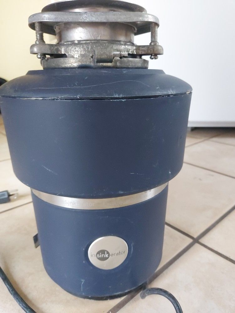 3/4 HP Garbage Disposal INSINKERATOR
