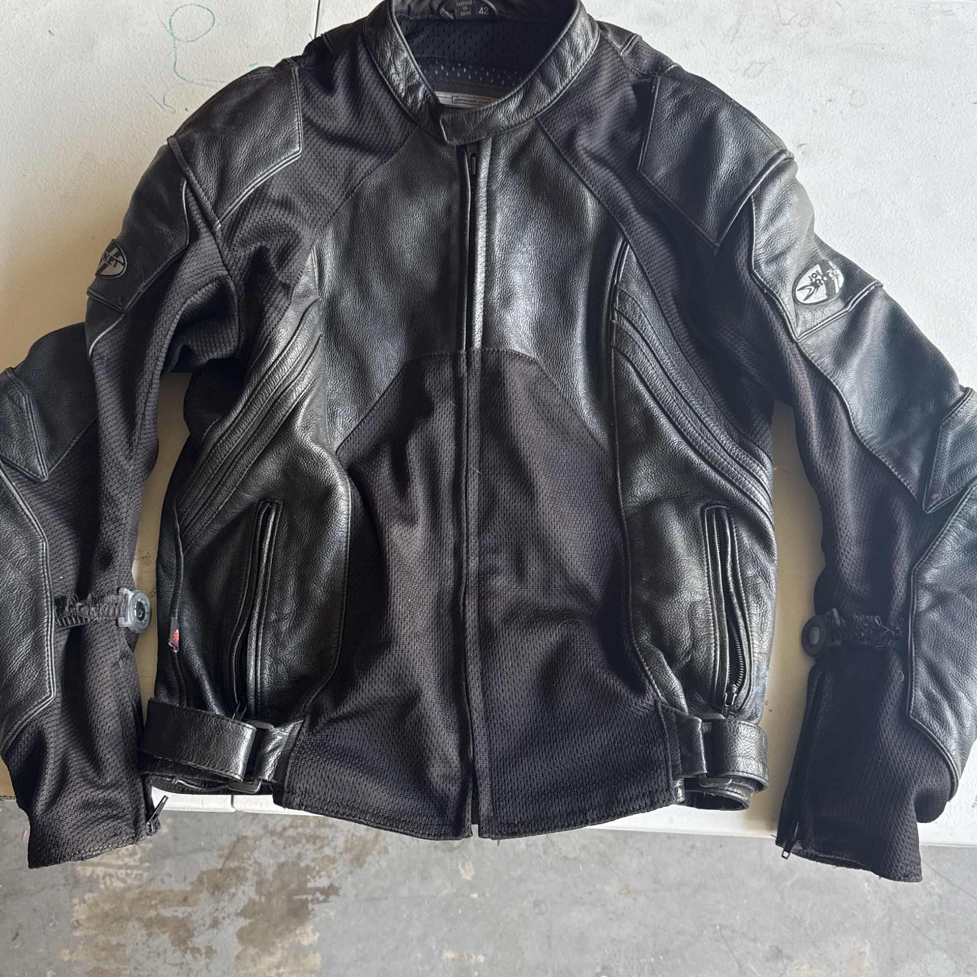 Size 42 Genuine Joe Rocket Summer Leather Motorcycle Jacket