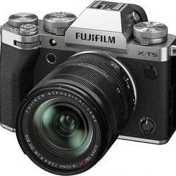 Fujifilm X-T5 Silver Camera + XF 18-55mm Lense