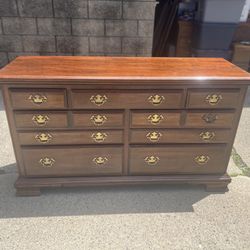 Kincaid 7 drawer dresser 