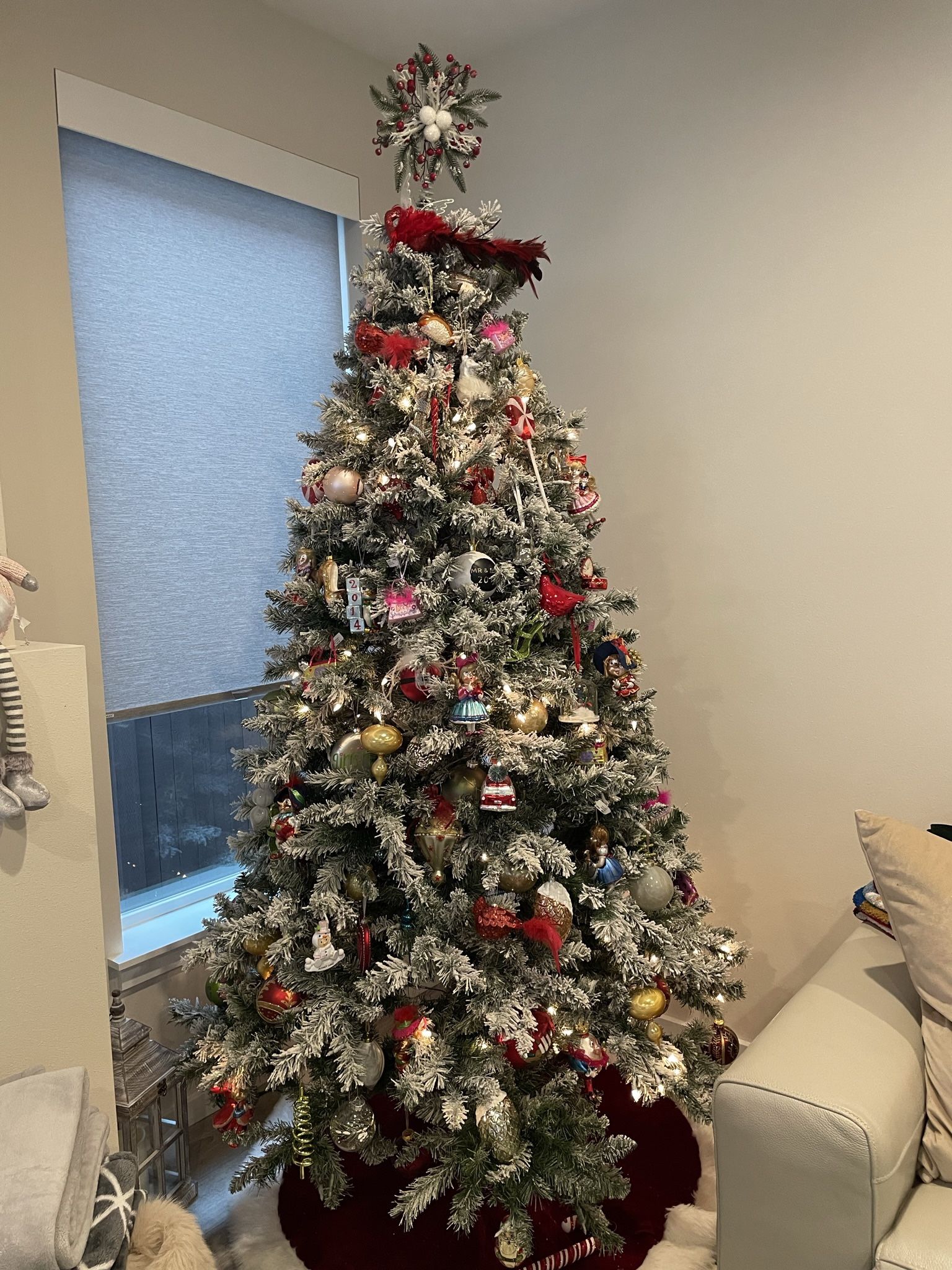 Donner & Blitzen 7.5 FT Flocked Brighton Spruce Christmas Tree Metal Stand Partially Lit