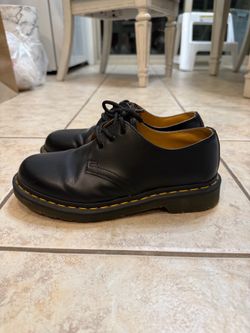 Black Dr. Martens 1461 Oxford shoes