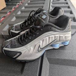 Boys Nike Shox Size 5.5