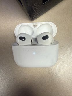 Apple AirPods 3 with MagSafe Charging Case