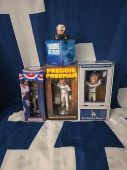 BUNDLE: FREDDIE FREEMAN BOBBLEHEADS & WS RING