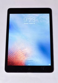 Apple iPad Mini 16GB Space Gray EXCELLENT Open To Reasonable Offers
