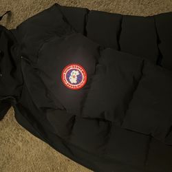 CANADA GOOSE MEDUIM 
