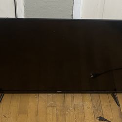 Broken 44” Roku Tv For Parts