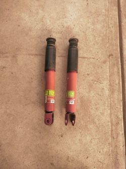 Front Shocks For Cadillac Escalade 2003
