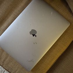 2022 MacBook Pro M2 Chip