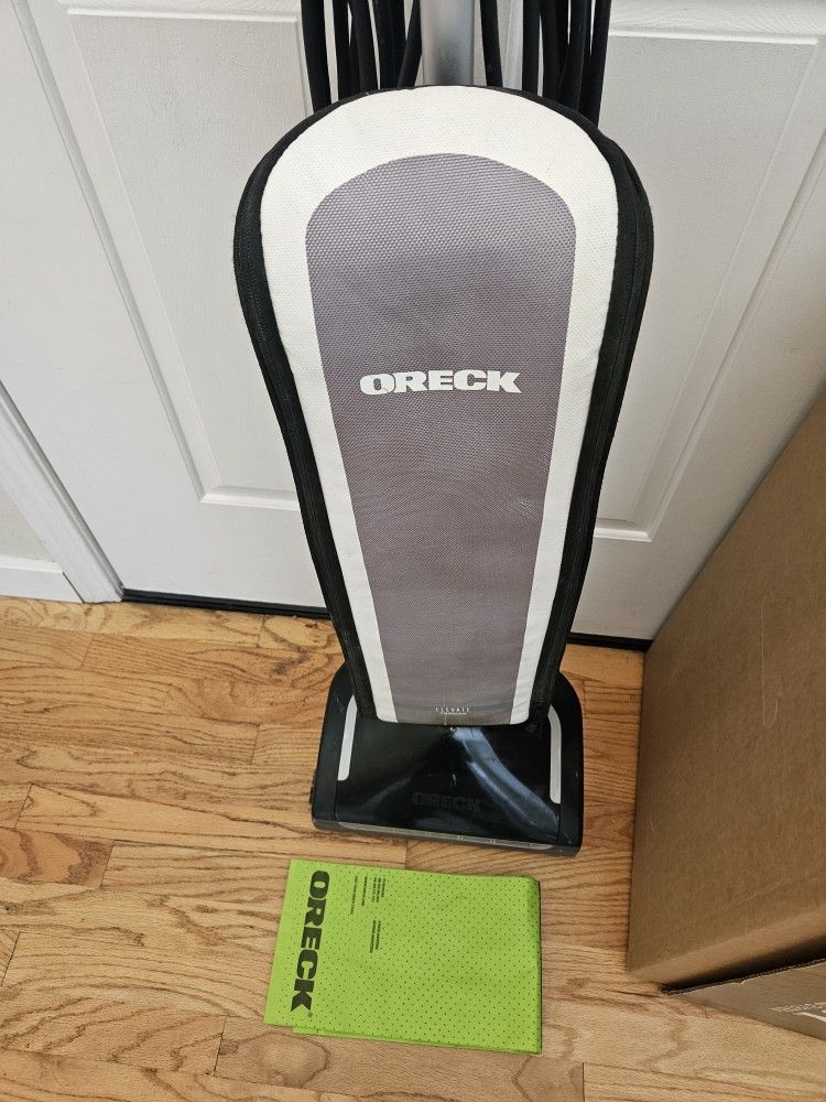 New Cond ORECK COMMERCIAL VACUUM CLEANER WITH AMAZING POWER SUCTION , IN THE BOX
