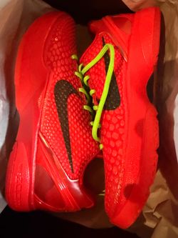 Kobe 6 Reverse Grinch, Kobe 8 Mambacita, Kobe 8 Purple Court, Kobe 4 Gold Medal, LeBron NXXT Gen Size 9.5