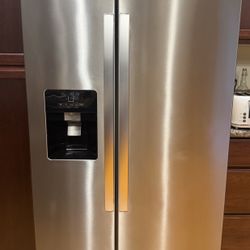 Whirlpool 24.6-cu ft Standard-Depth 36-in Wide Side-by-Side Refrigerator with Ice Maker ,Water and Ice Dispenser ( Fingerprint Resistant Stainless Fin