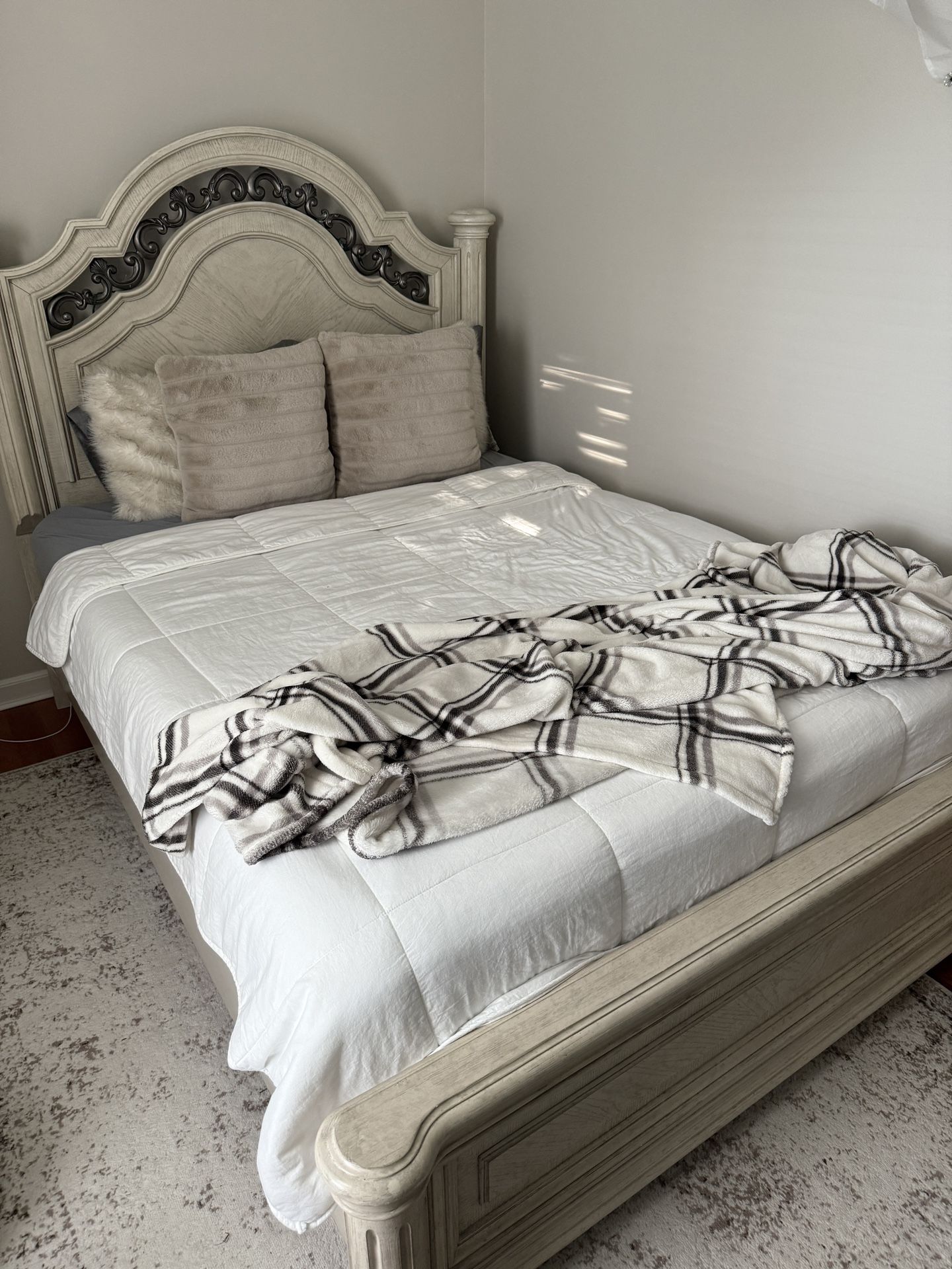 Queen Bedroom ( Mattress Not Included )