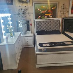 4pc Queen Bedroom Set 