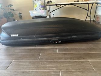 Thule Roof Box. Used 1 Time. 