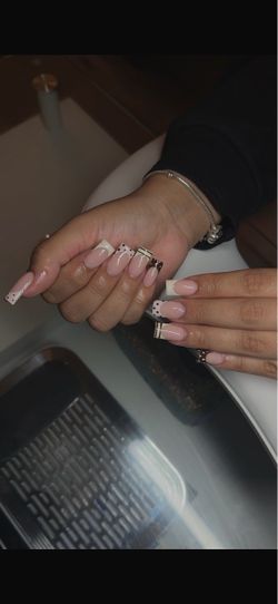 Pasadena nail tech