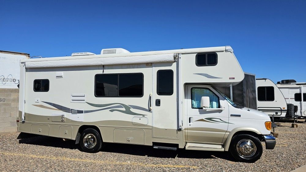 2007 Winnebago Outlook