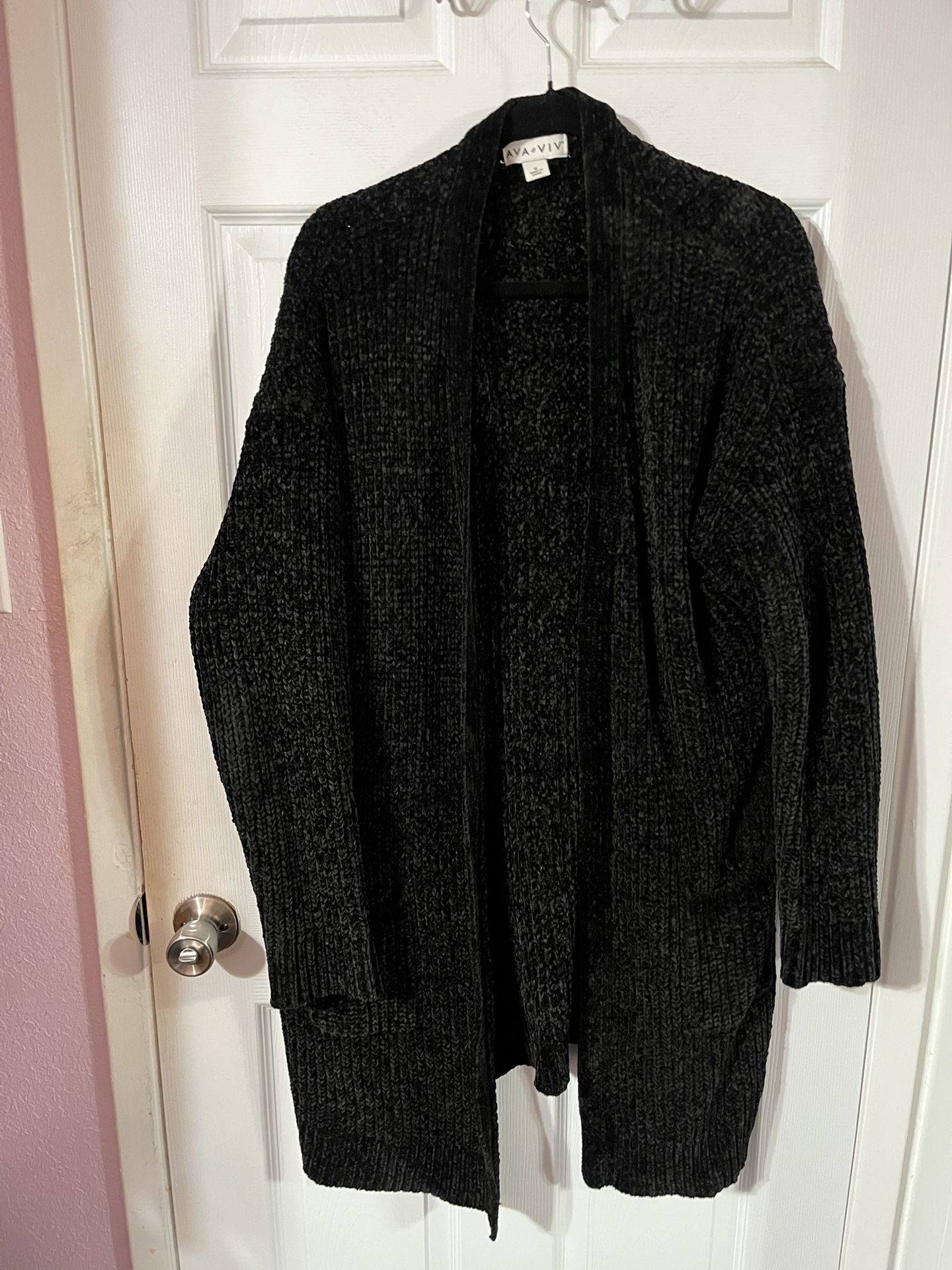 Women’s Open Front Size 1X Tunic Length Sweater With Pockets And 3/4 Length Sleeves.  Brand New 