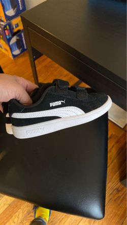 Black and white snap Puma size 9c