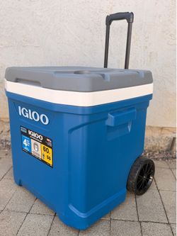 Igloo Cooler 60qt with wheels