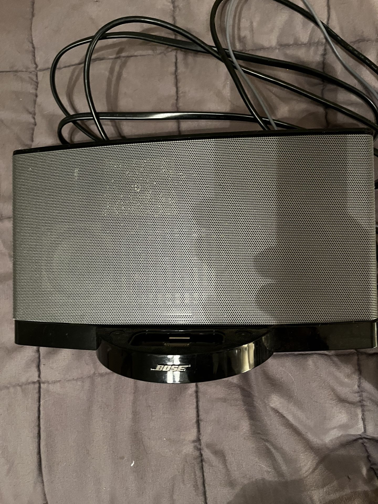 Bose Speaker W/ iPod Jack