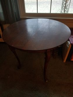 Antique round table