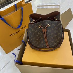 New 𝐋𝐕 𝐥𝐨𝐮𝐢𝐬 𝐯𝐮𝐢𝐭𝐭𝐨𝐧 Bag