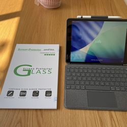 iPad Air (3rd Gen) 64GB + Apple Pencil 1 + Logitech Combo Touch Keyboard