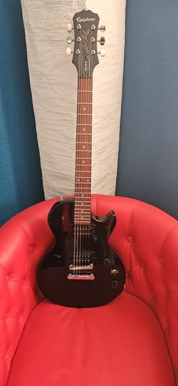 Les Paul Special ii Guitar And Amp