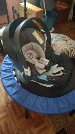Nice Car Seat 💺 with Sun 🌞 Hood