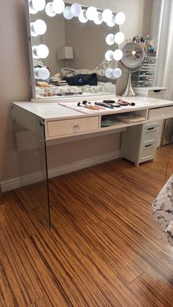 White Makeup Vanity Table